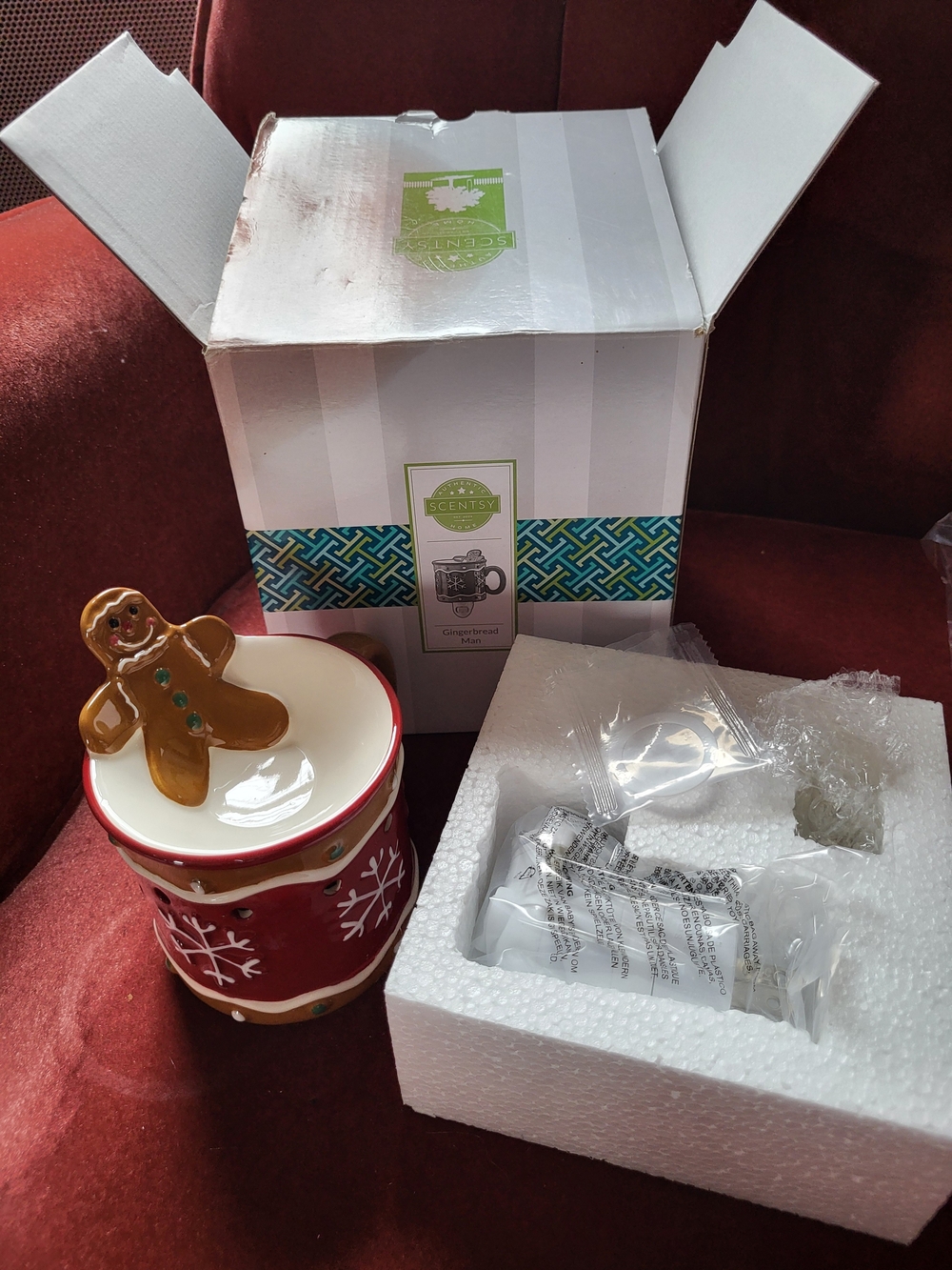 Scentsy Red and White Gingerbread Man Ceramic Warmer - Box Damaged- No Box